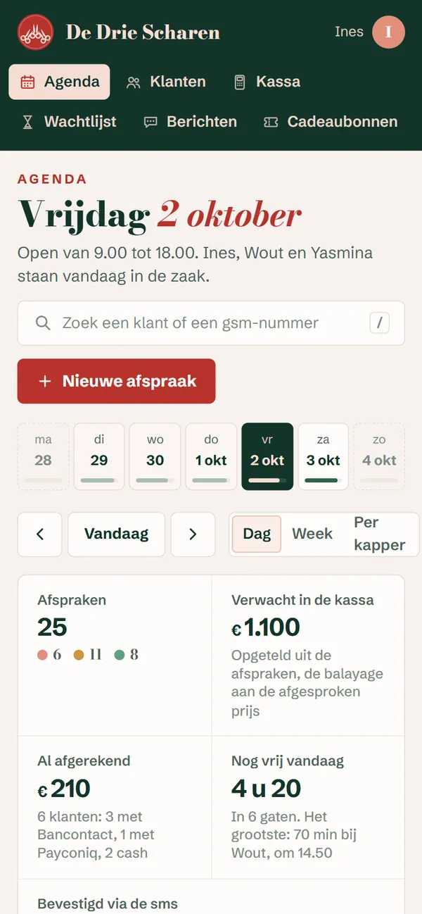 De agenda van de dag in het programma voor een kapsalon, het begin van de pagina op een gsm