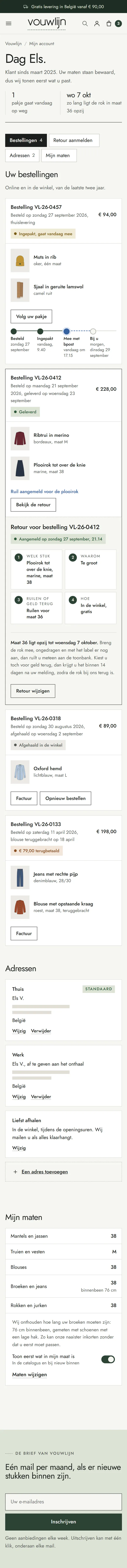 Na het aanmelden in de webshop voor een kledingwinkel, het bovenste deel van de pagina op een gsm