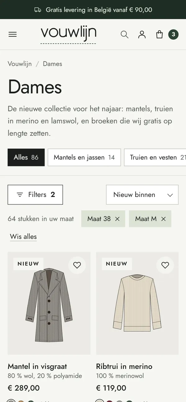 De catalogus in de webshop voor een kledingwinkel, het begin van de pagina op een gsm